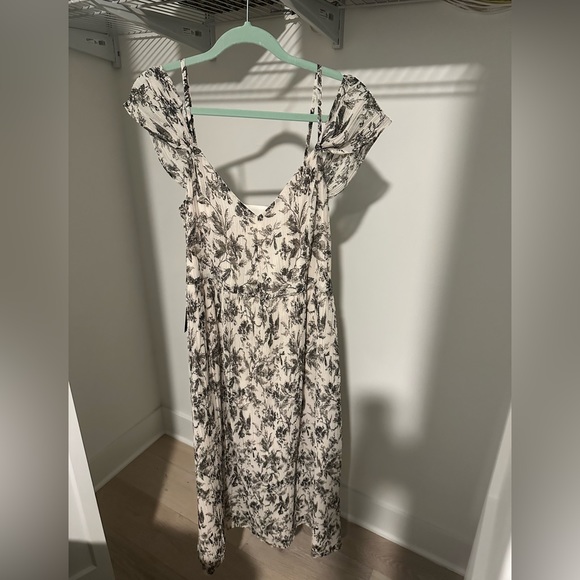 Express Women’s Size L - Crinkle Floral Off the Shoulder Boho Midi Dress - Picture 2 of 4